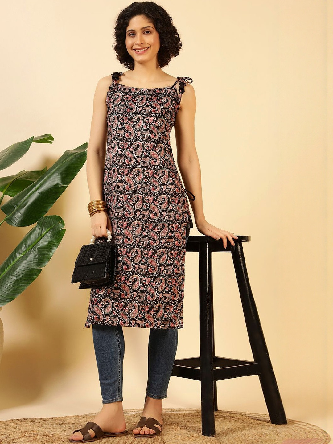 LIPS CROWN Paisley Printed Square Neck Shoulder Straps Straight Kurti
