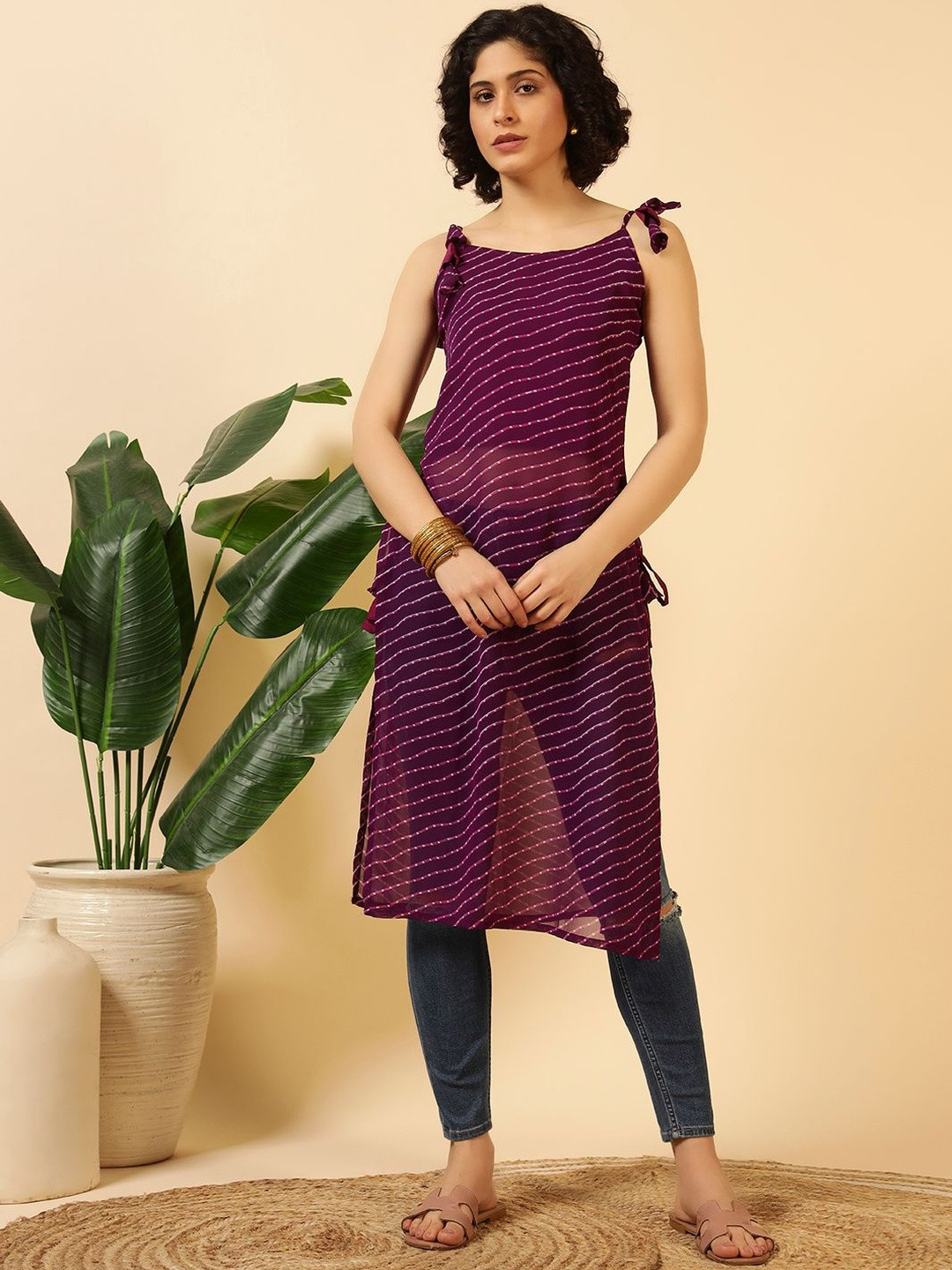 LIPS CROWN Women Tie-Up Neck Leheriya Printed Straight Kurti
