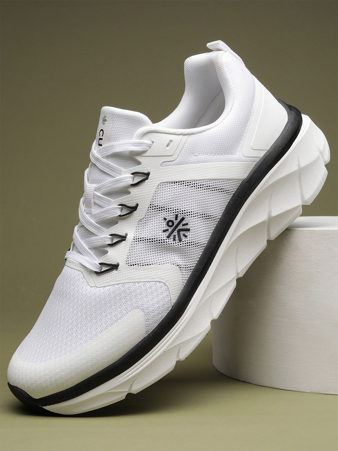 CULT Men Flint Running Shoes - White/Black