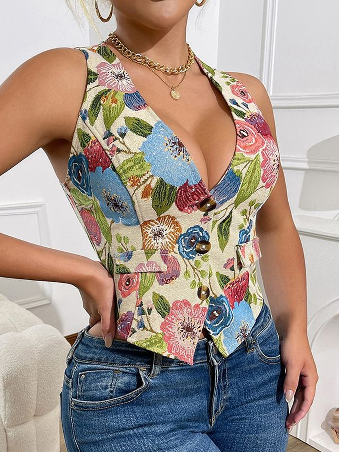 HERE&NOW Women Floral Printed Plunge Neck Vest Crop Top
