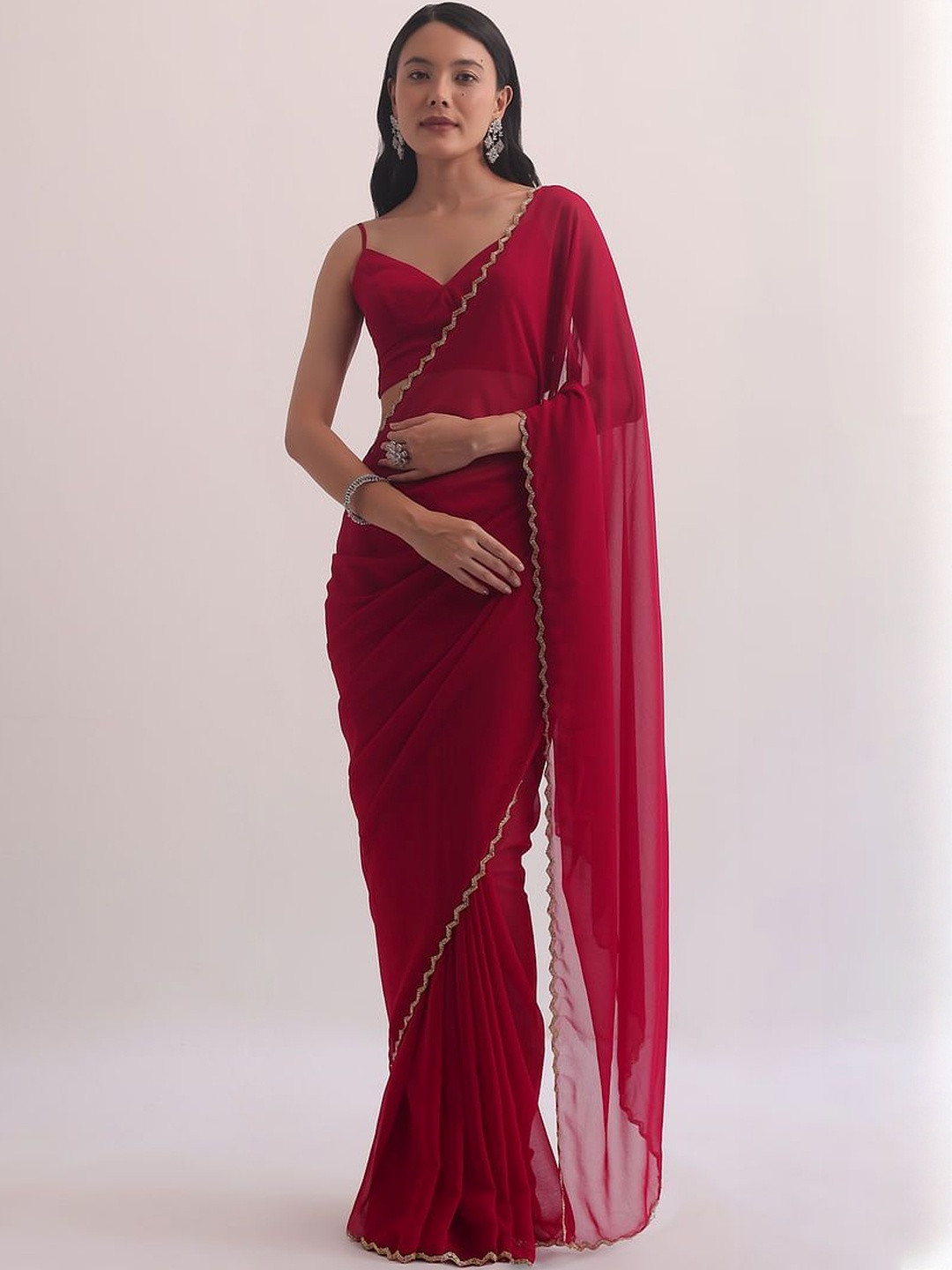 HERE&NOW Women Beads and Stones Scallop Border Pure Georgette Saree With Blouse Piece
