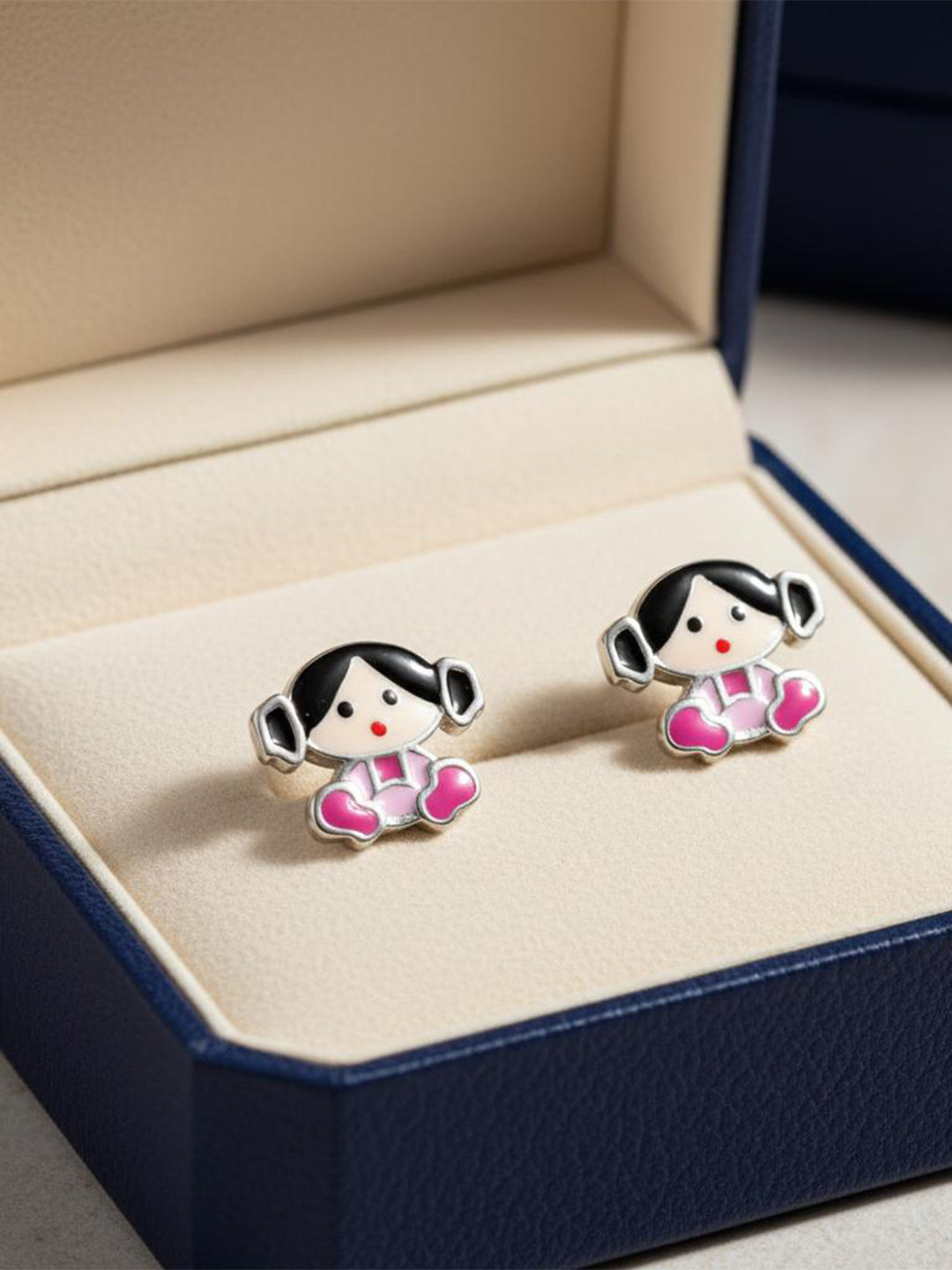 925 SILLER 925 Pure Silver Doll Inspired Stud Earrings