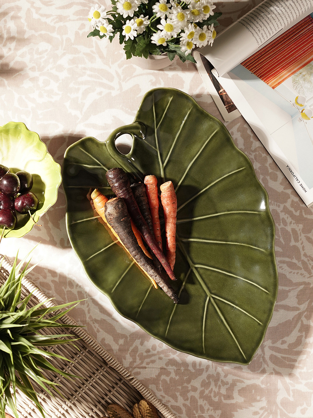 Pure Home and Living Green Sunflower Leaf Shaped Ceramic Platter