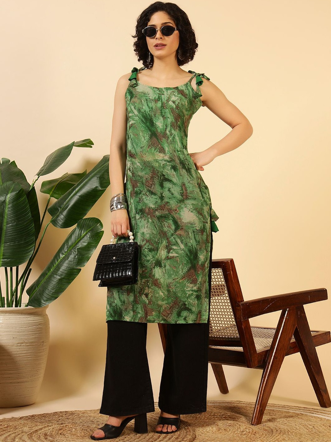 LIPS CROWN Women Abstract Printed Square Neck Straight Kurti