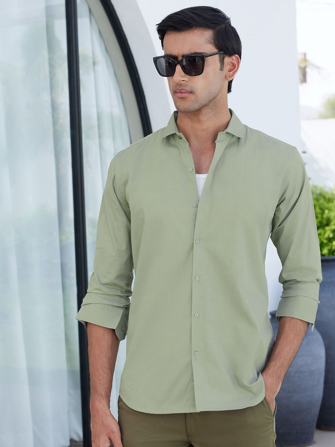 Zeyo Men Relaxed Fit Solid Spread Collar Cotton Casual Shirt