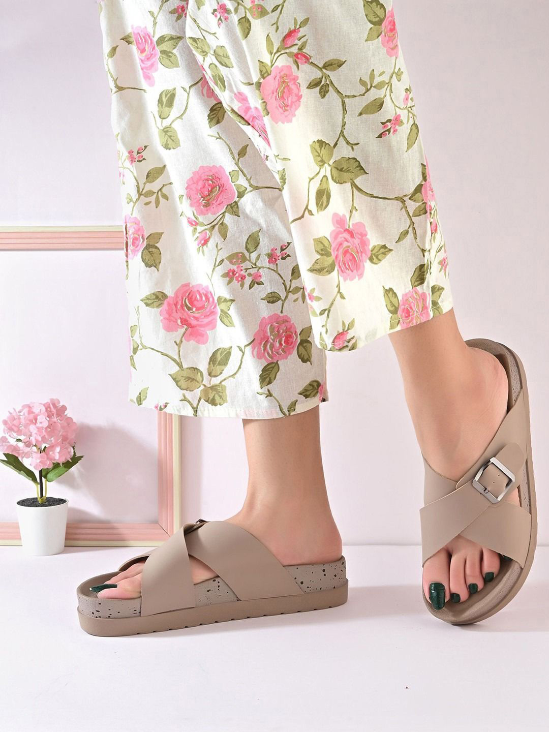 glitchez Women Buckle Detail Styling Sliders