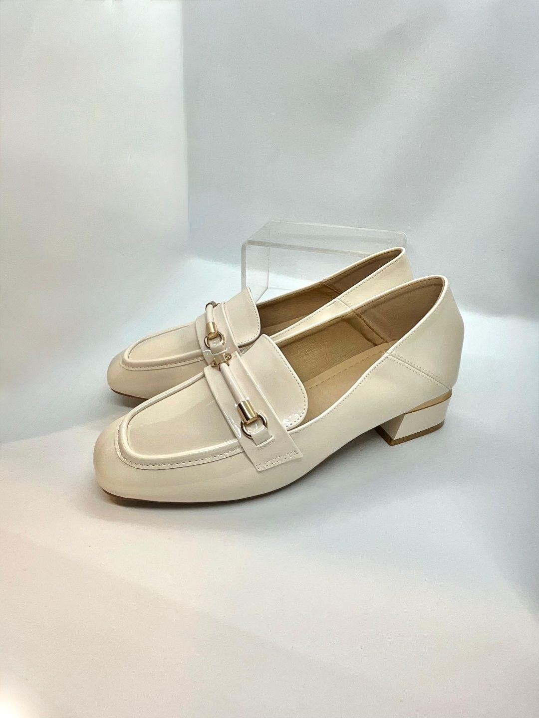 ShoePalace Women Textured Loffers