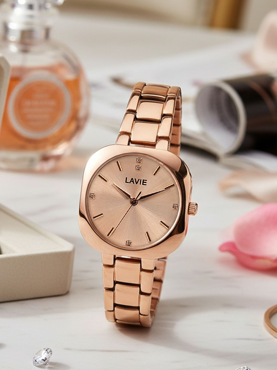 Lavie Women Brass Embellished Dial & Bracelet Style Straps Analogue Watch LV-702-RG