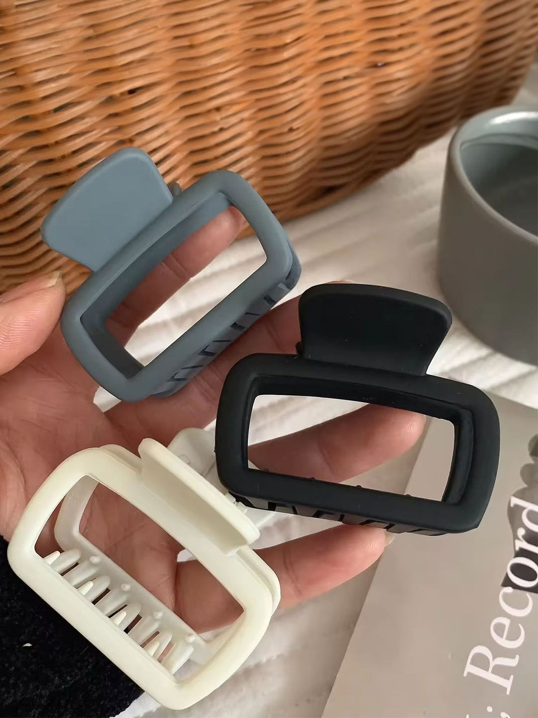 BAESD Women Set Of 3 Assorted Square Claw Clips