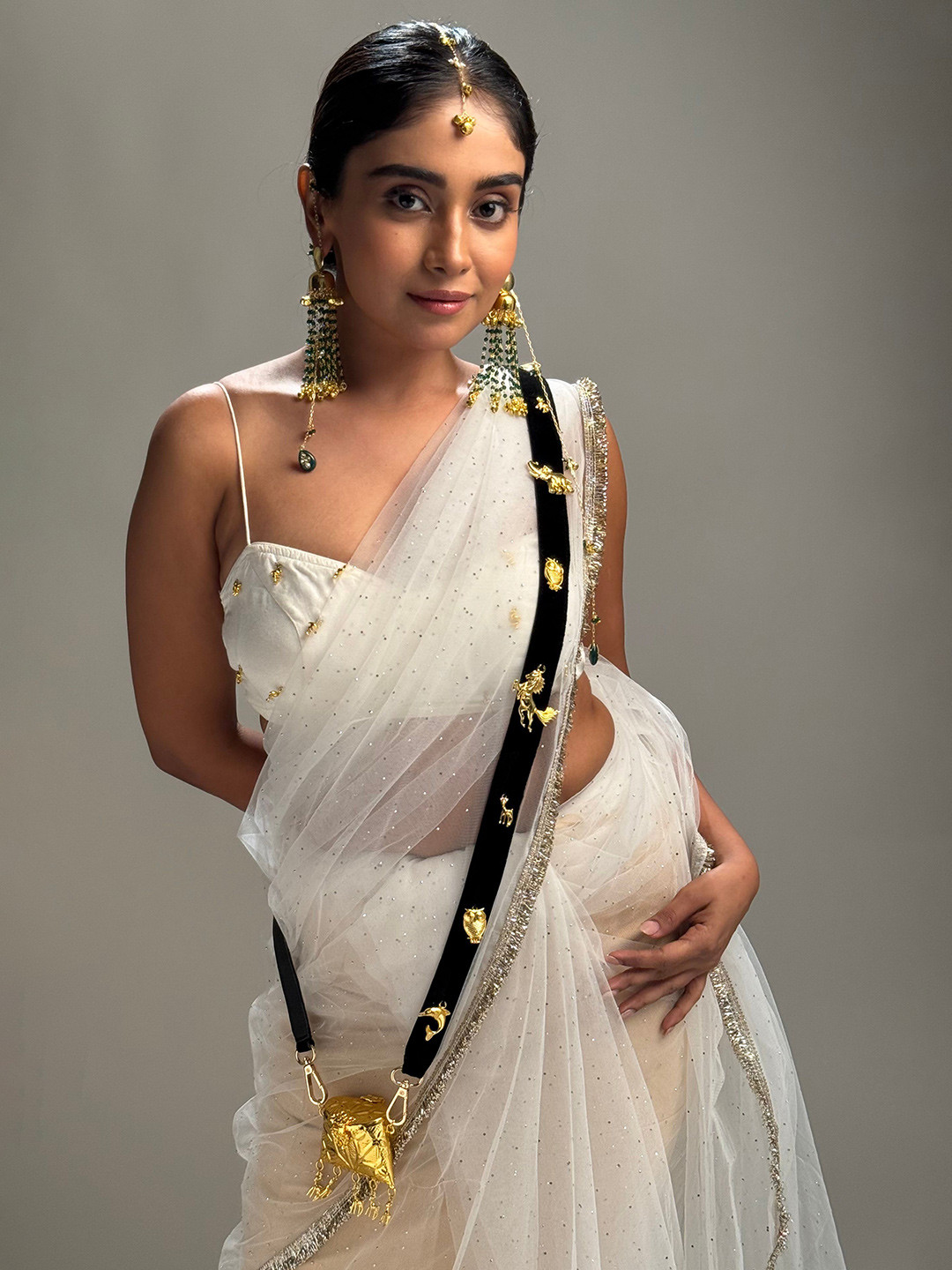 WESTORIA V Textured Structured Handheld Bag with Tasselled