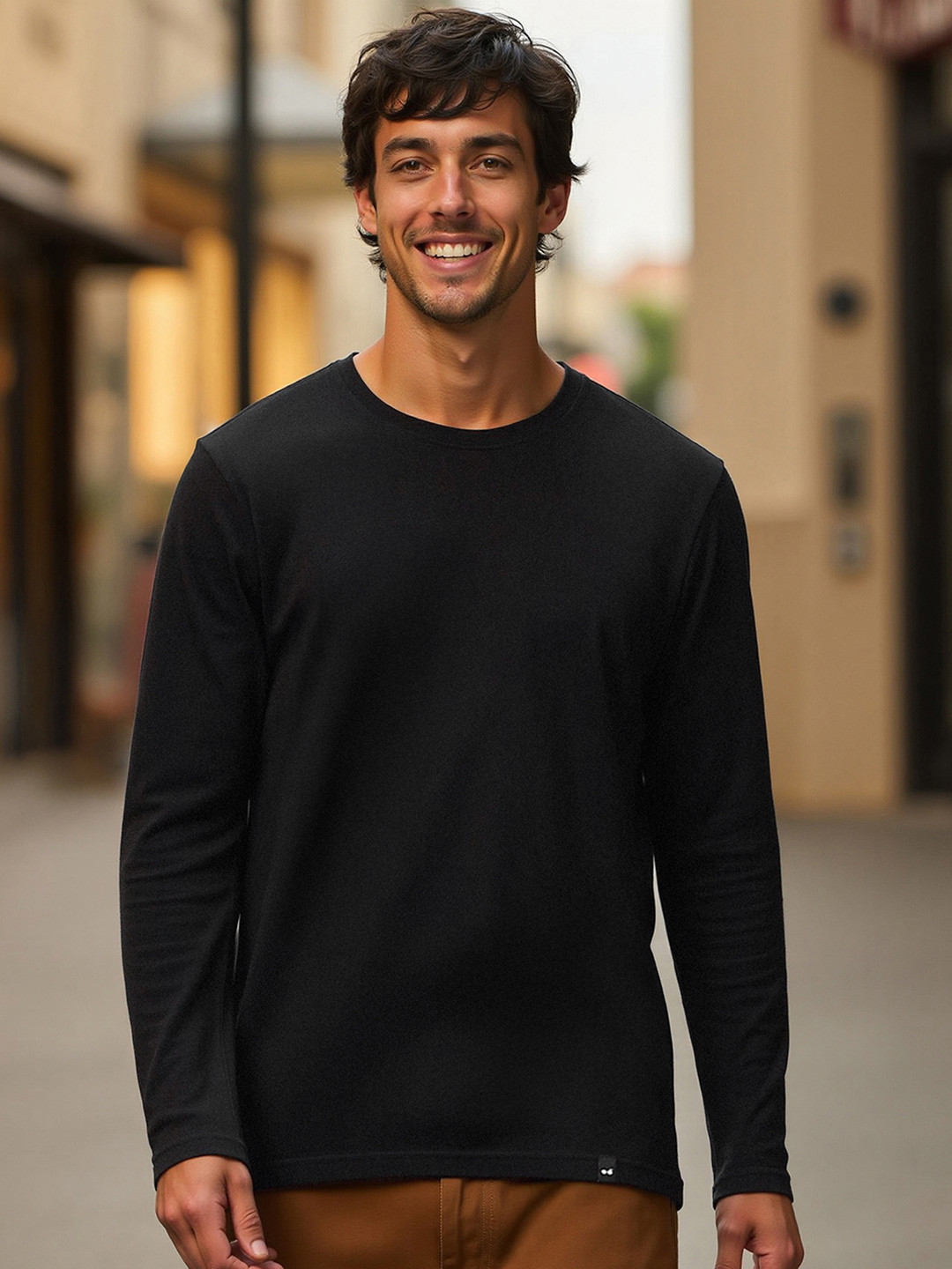 Bewakoof Men Black Solid Round Neck Pure Cotton T-shirt