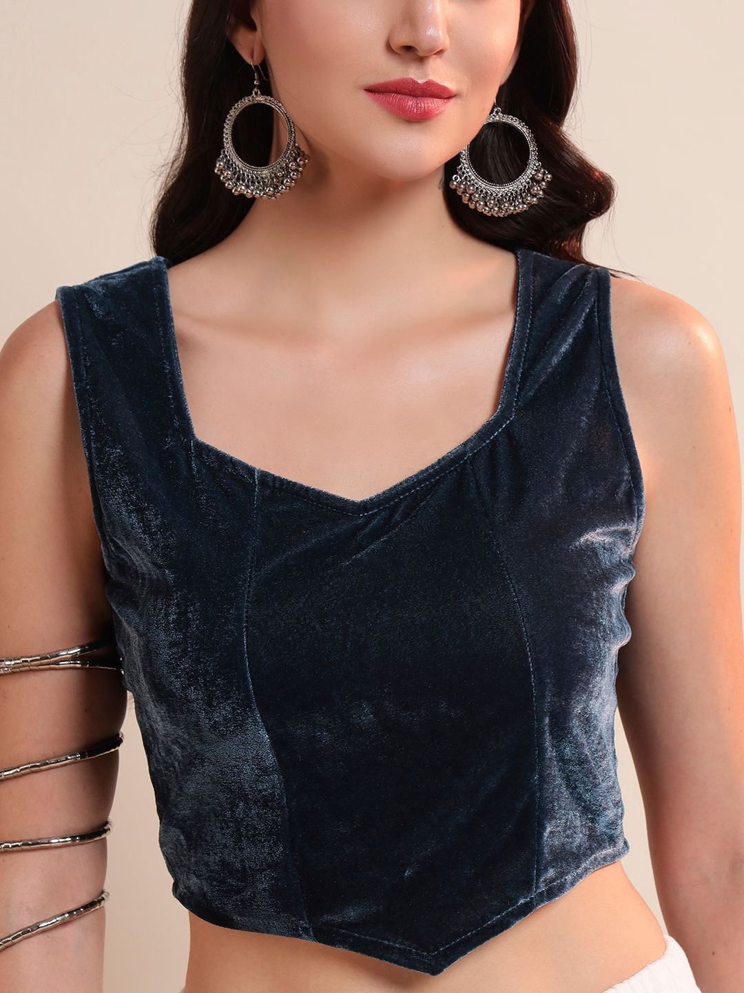 VAARARO Solid Sweetheart Neck Sleeveless Saree Blouse