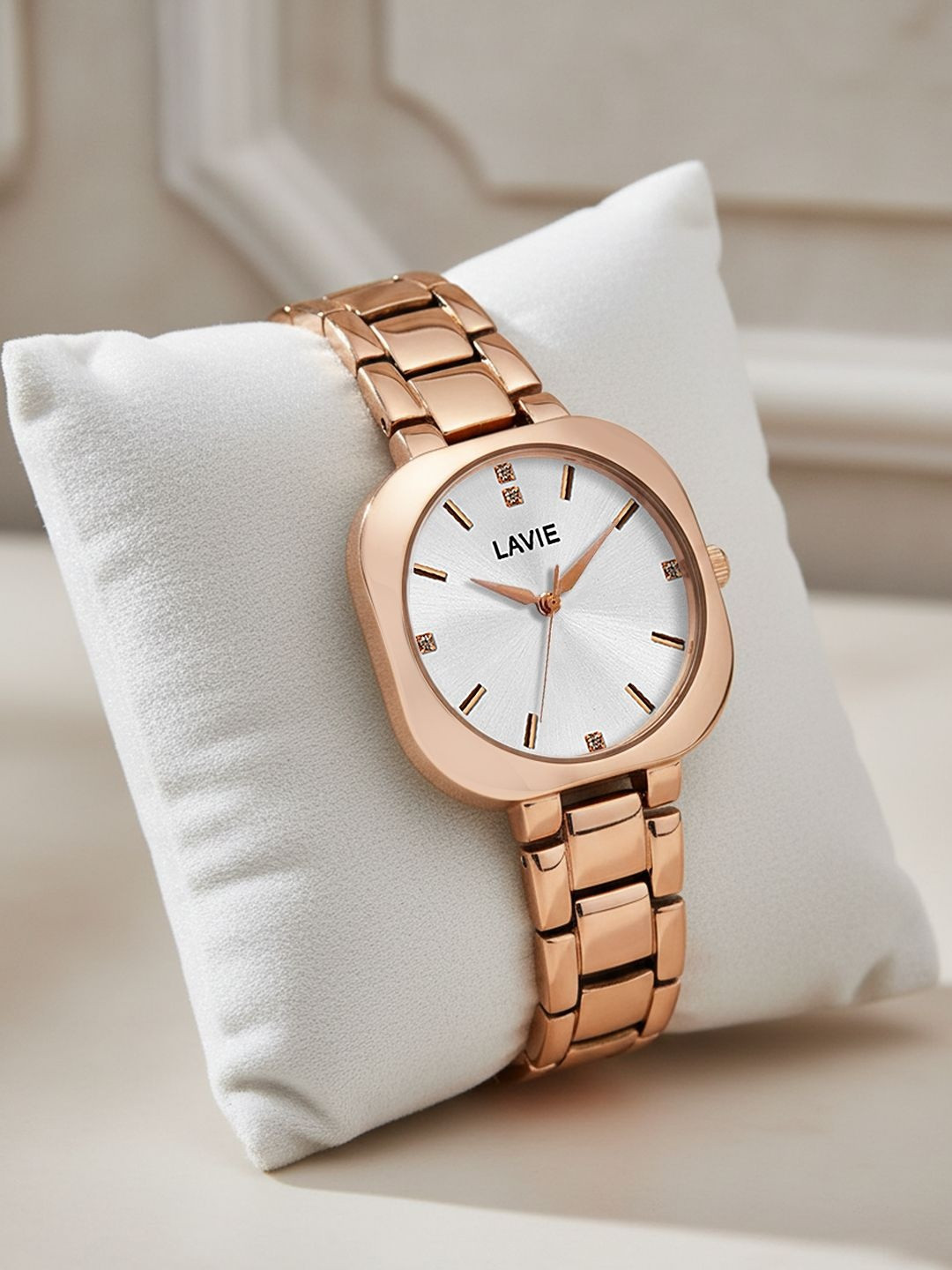 Lavie Women Brass Embellished Dial & Bracelet Style Straps Analogue Watch LV-702-SL