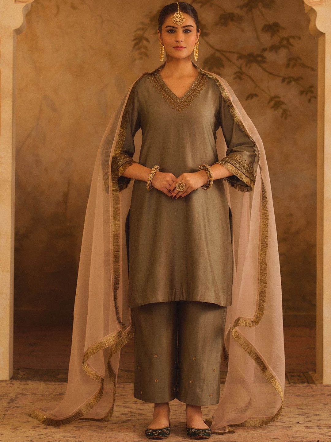 AFRIYA Women Ethnic Motifs Embroidered Regular Thread Work Chanderi Silk Kurta with Trousers & With Dupatta