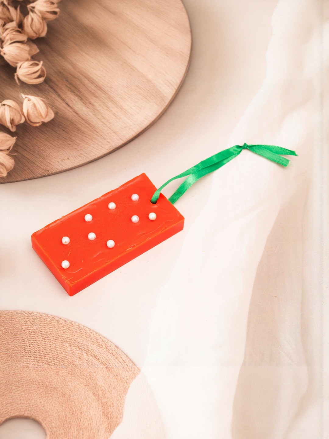 gabrunaari Red & Green 1 pieces floral pearl fragrance tablet