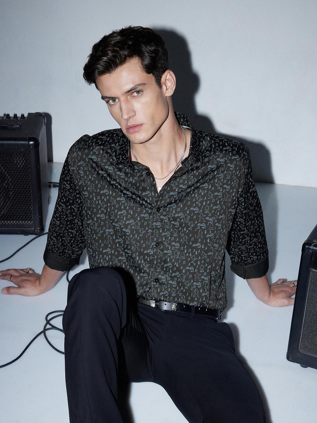 Van Heusen  Slim Fit Aabstract Printed Spread Collar Pure Cotton Party Shirt