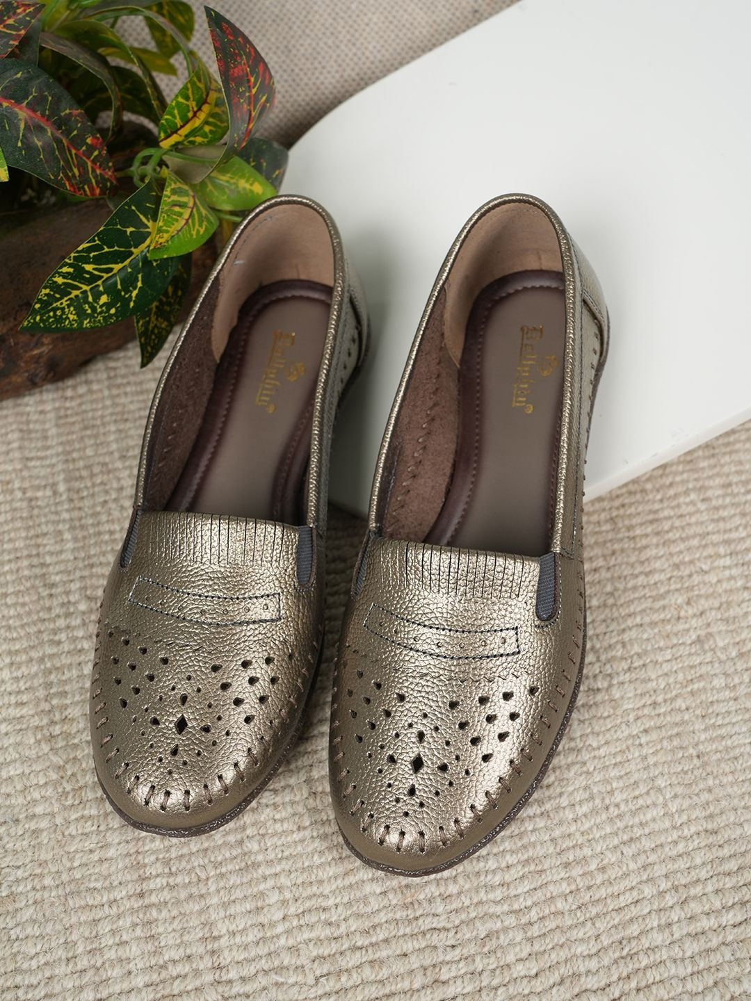 Dollphin Women Laser Cut Leather Ballerinas