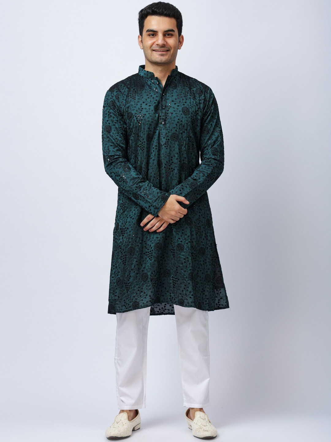 Aesthelia Men Ethnic Motifs Embroidered Regular Sequinned Kurta with Pyjamas