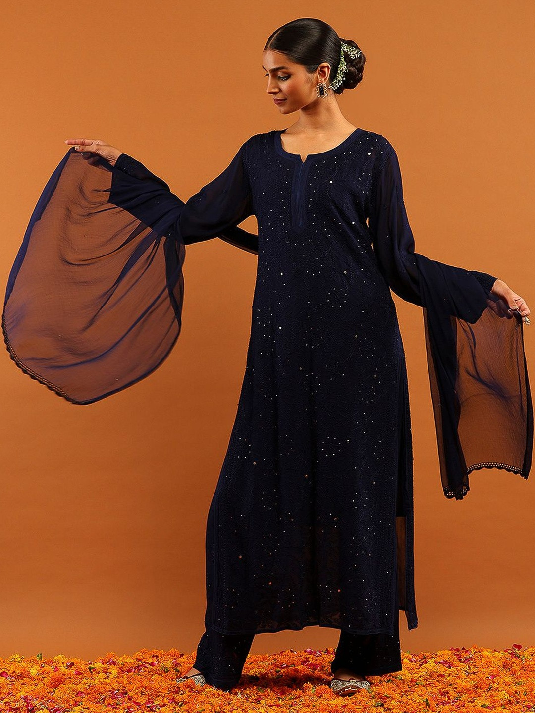 House of Chikankari Chikankari Mukaish & Kamdani Solid Women 4 PC Long Kurta Set