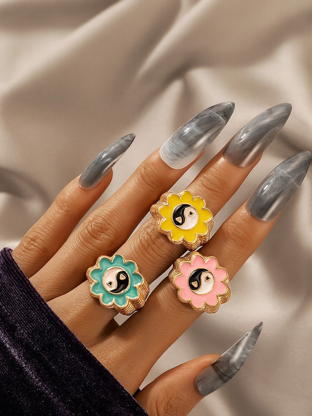 DressBerry Set Of 3 Gold Plated Korean Flower Finger Rings