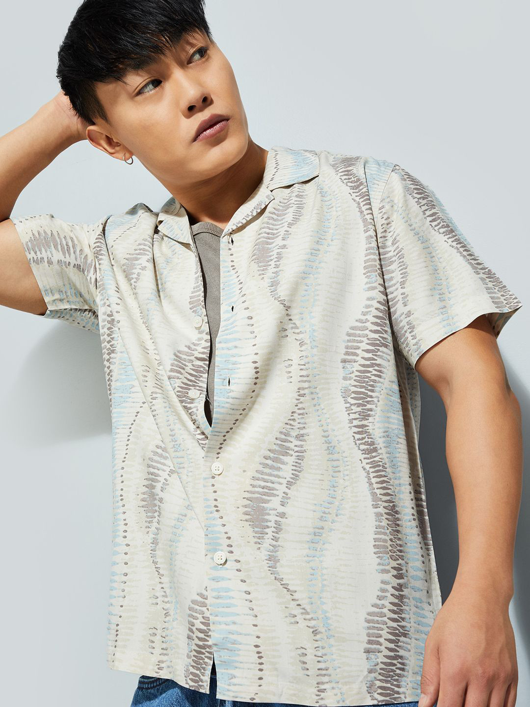 max Printed Spread Collar Short Sleeves Regular Fit Casual Shirt