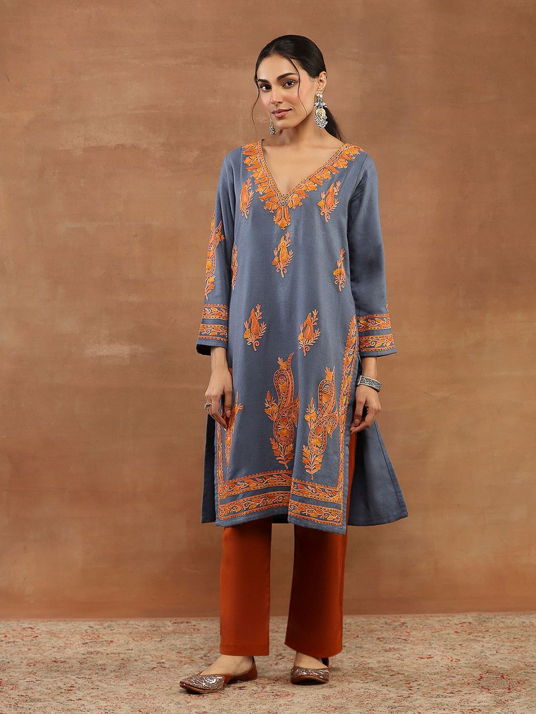 House of Chikankari Women Kashmiri Aari Embroidered Woollen Straight Kurta
