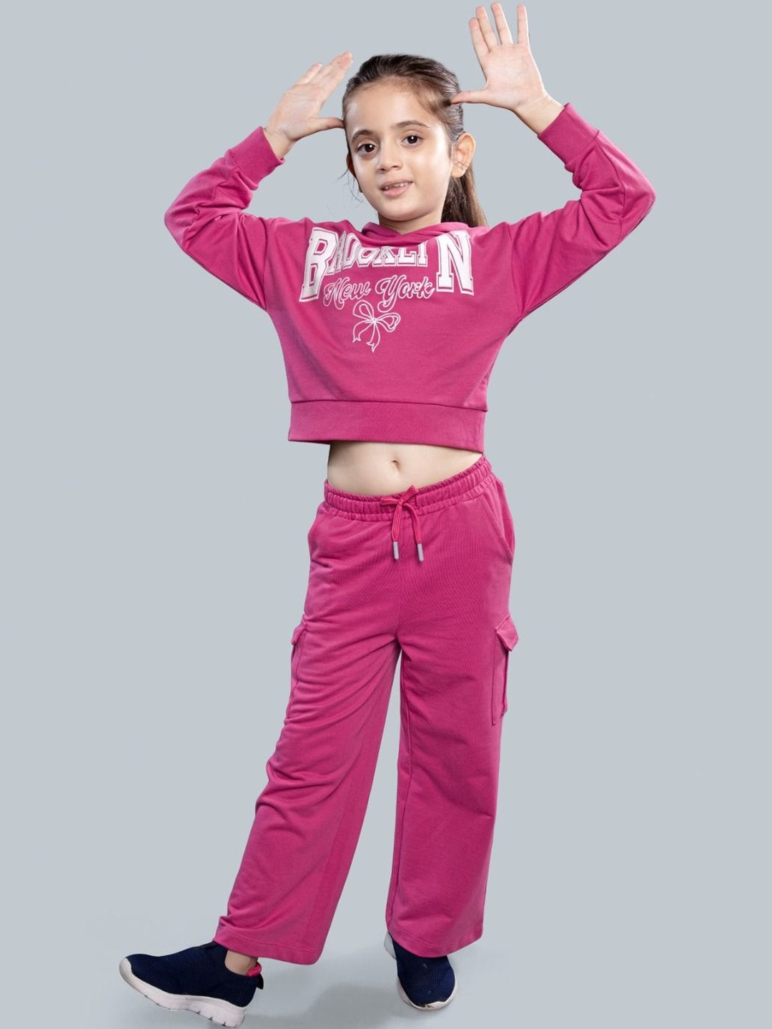 PLUM TREE Girls Hooded Collar Pure Cotton Printed Sweatshirt With Cargo Pants