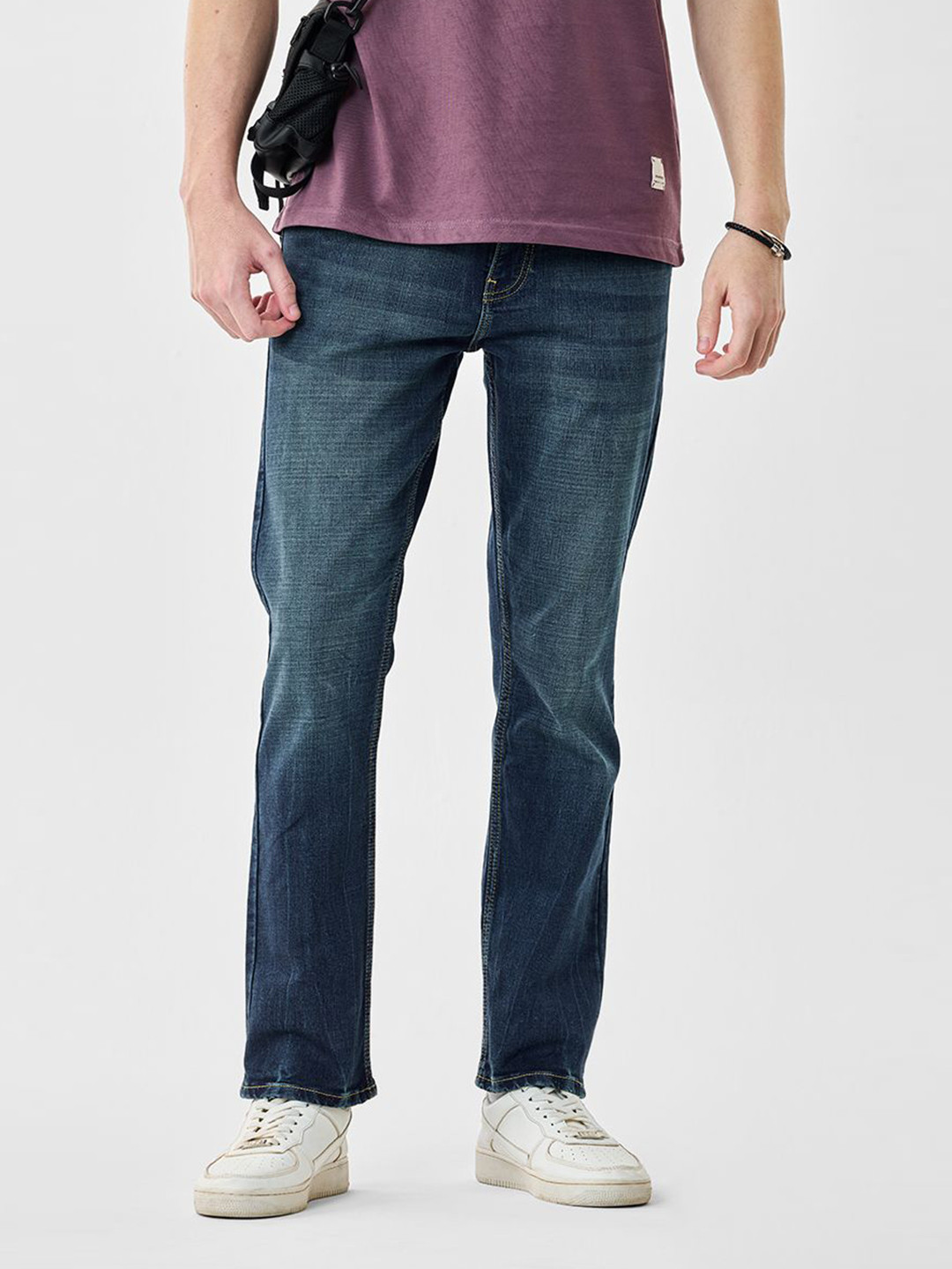 Snitch Men Relaxed Fit Mid-Rise Light Fade Cuffed Hem Comfort Fit Stretchable Jean