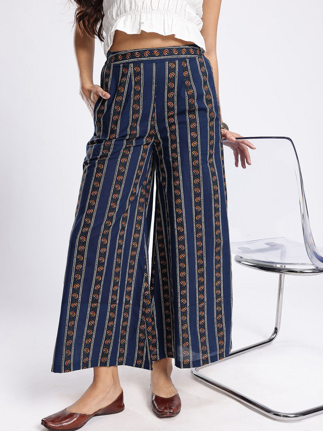fusion by glitchez Women Floral Printed Flared Cropped Palazzos