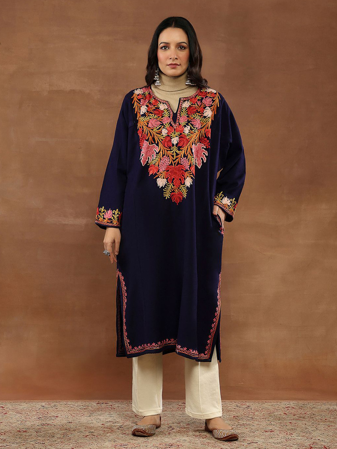 House of Chikankari Floral Kashmiri Aari Embroidered Woollen Straight Kurta