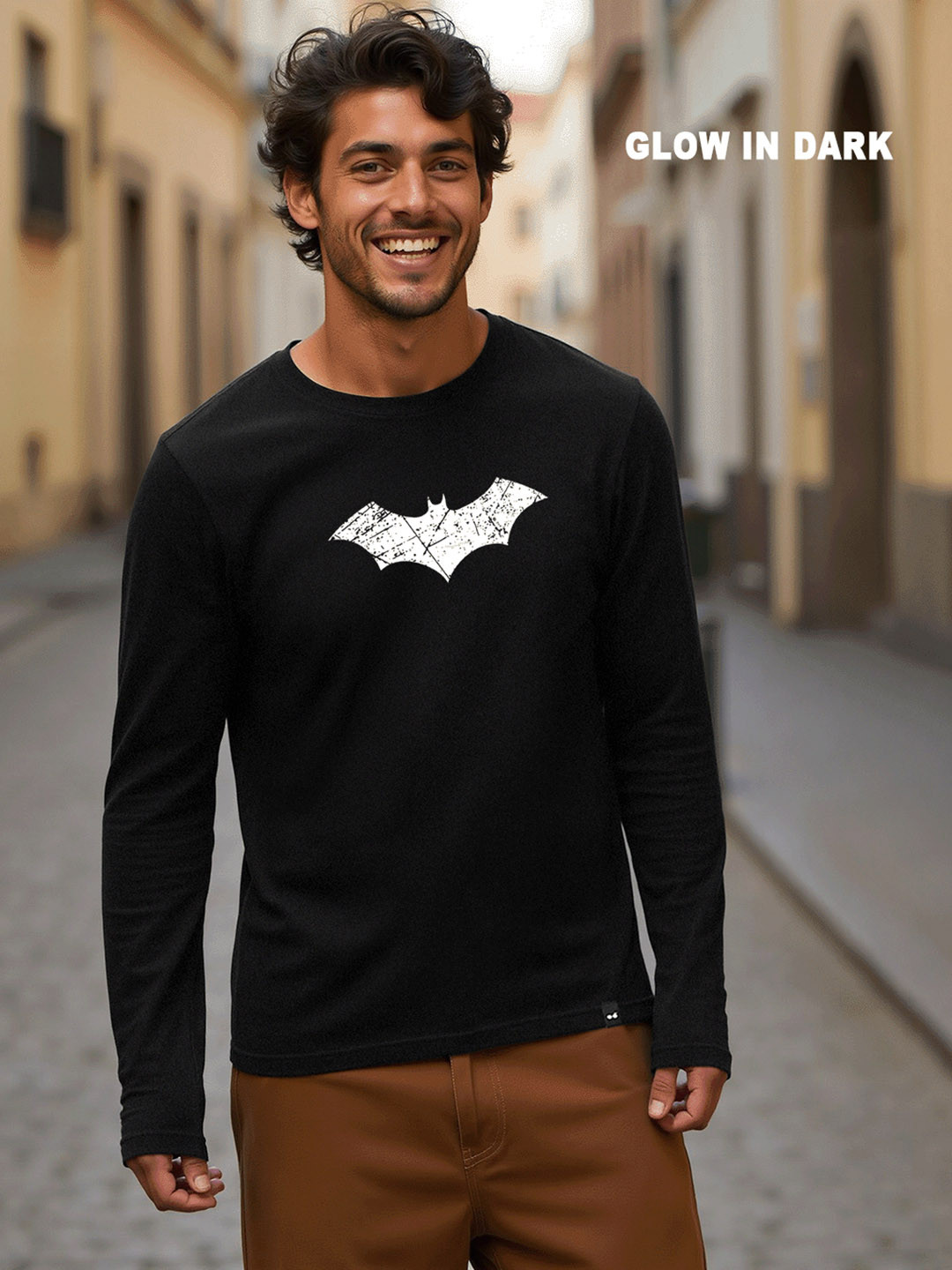 Bewakoof Men Black Batman Glow In Dark Printed Round Neck Pure Cotton T-shirt