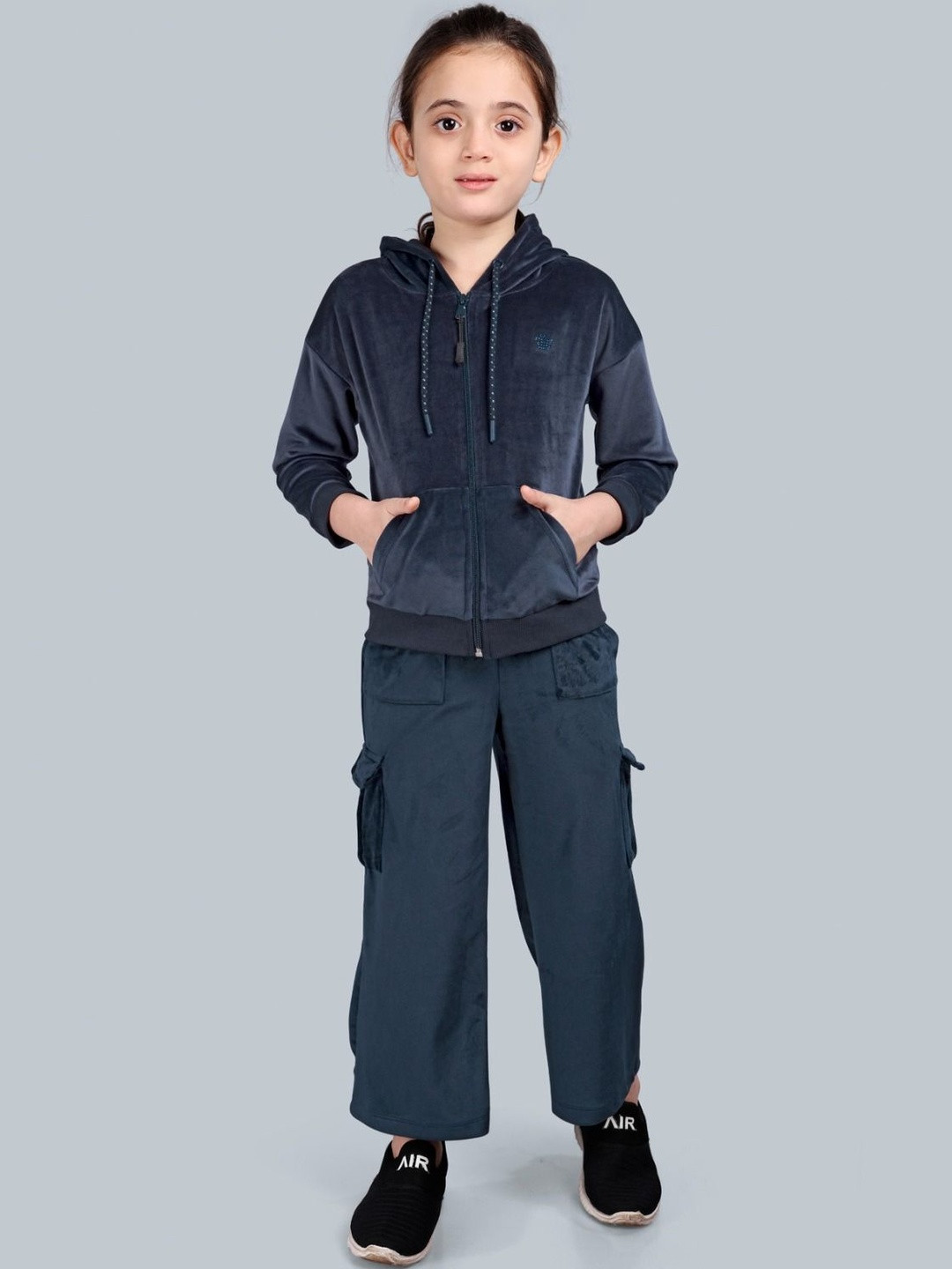 PLUM TREE Girls Hooded Half Zipper Pure Cotton Printed Sweatshirt With Cargo Pants