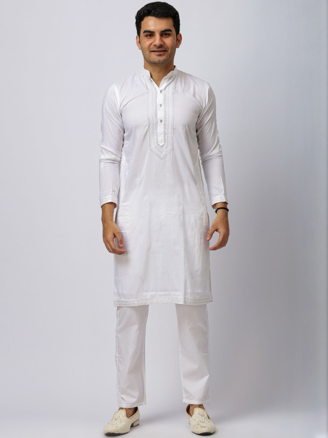 Aesthelia Men Ethnic Motifs Embroidered Regular Thread Work Kurta with Trousers