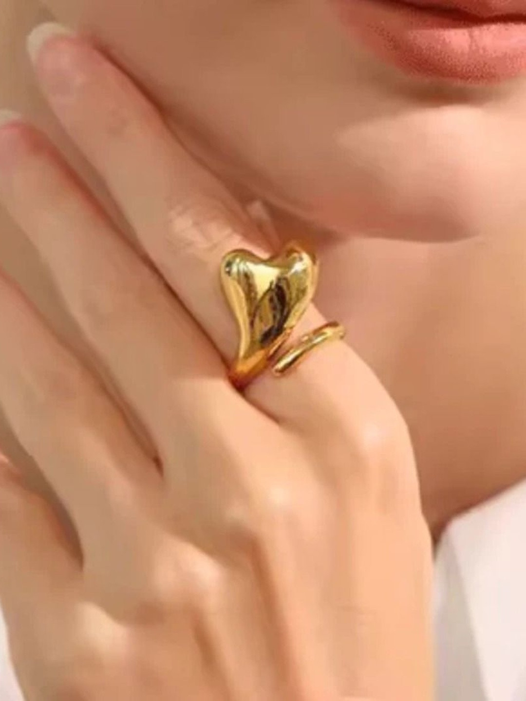 Selenes Women Gold-Plated Huggy Love Finger Ring