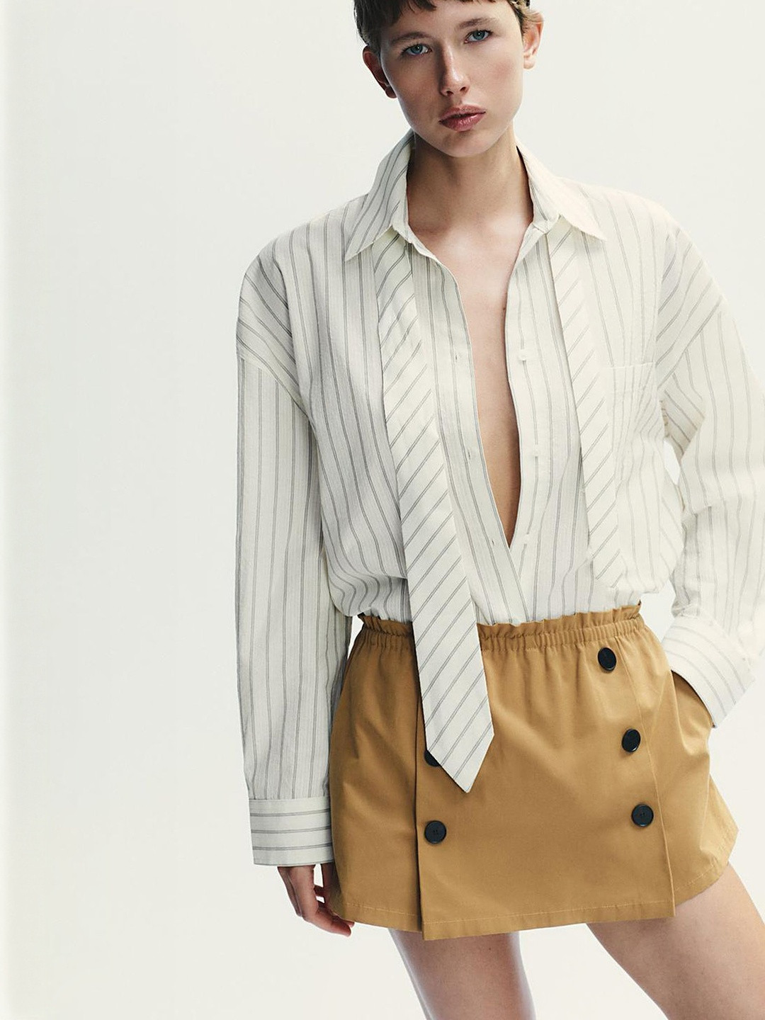 LULU & SKY Women Low-Rise Button-detail Mini Skort