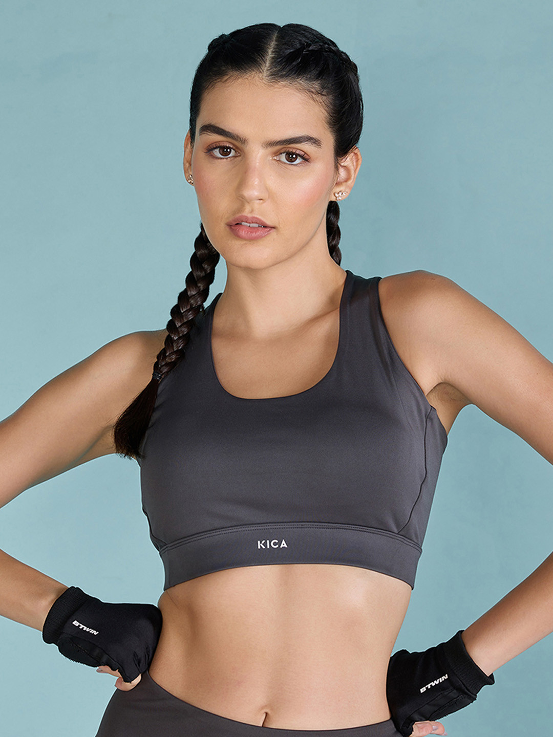 KICA Strappy Sports Bra With Removable Pads - Stylish Mid-Impact Support For Gym