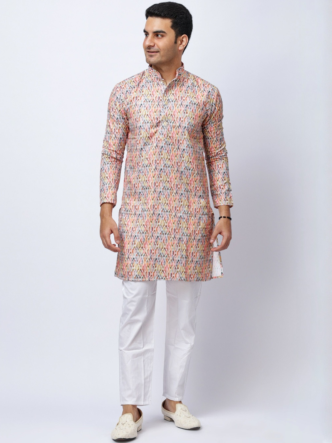 Aesthelia Men Printed Regular Kurta with Pyjamas
