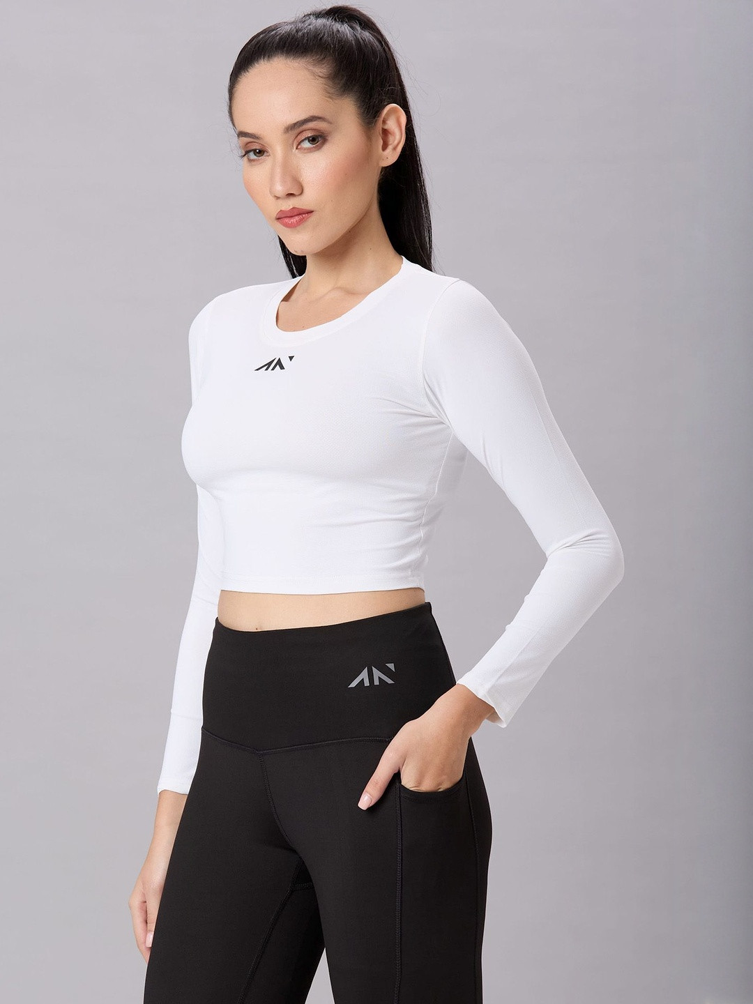 AESTHETIC NATION Velour Women Round Neck Crop Top
