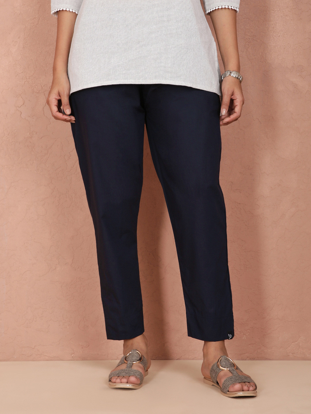 TWIN BIRDS Women Mid Rise Pure Cotton Cropped Trousers