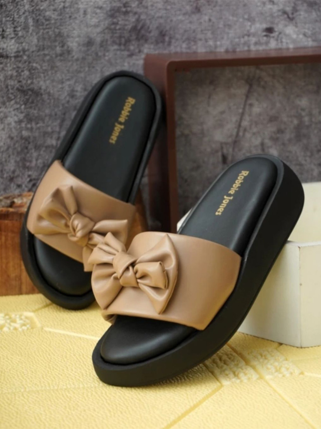 Robbie Jones Women Rubber Bow Detailed Sliders