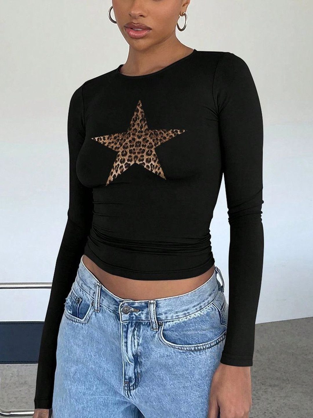 StyleCast Leopard Star Printed Ruched Fitted Top