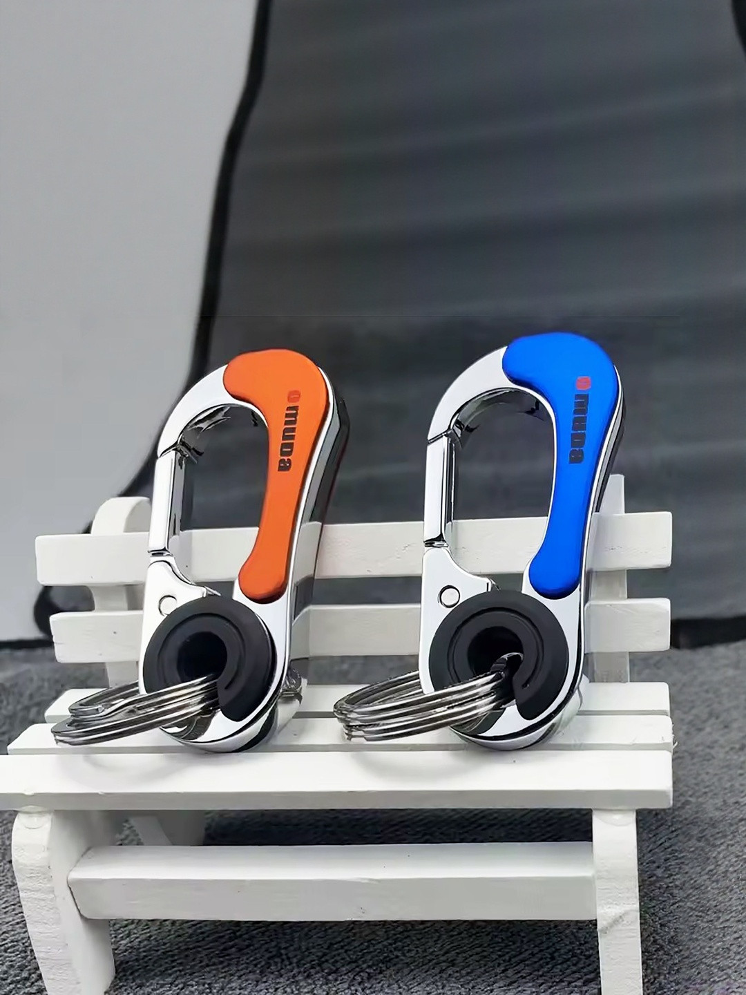 omuda Set Of 2 Textured Press Lock Car & Bike Key Chains