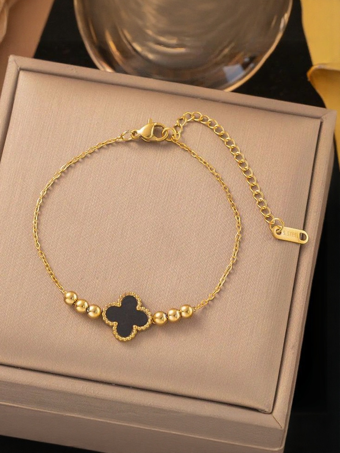 MODE & MINIMAL Stainless Steel Gold-Plated Artificial Beaded Enamelled Charm Bracelet