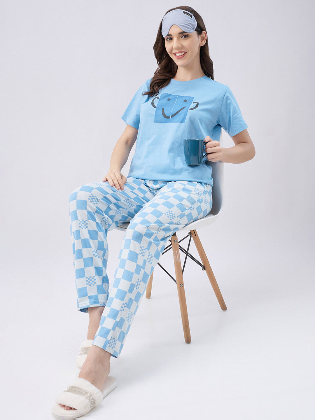 AV2 Women Printed Night suit