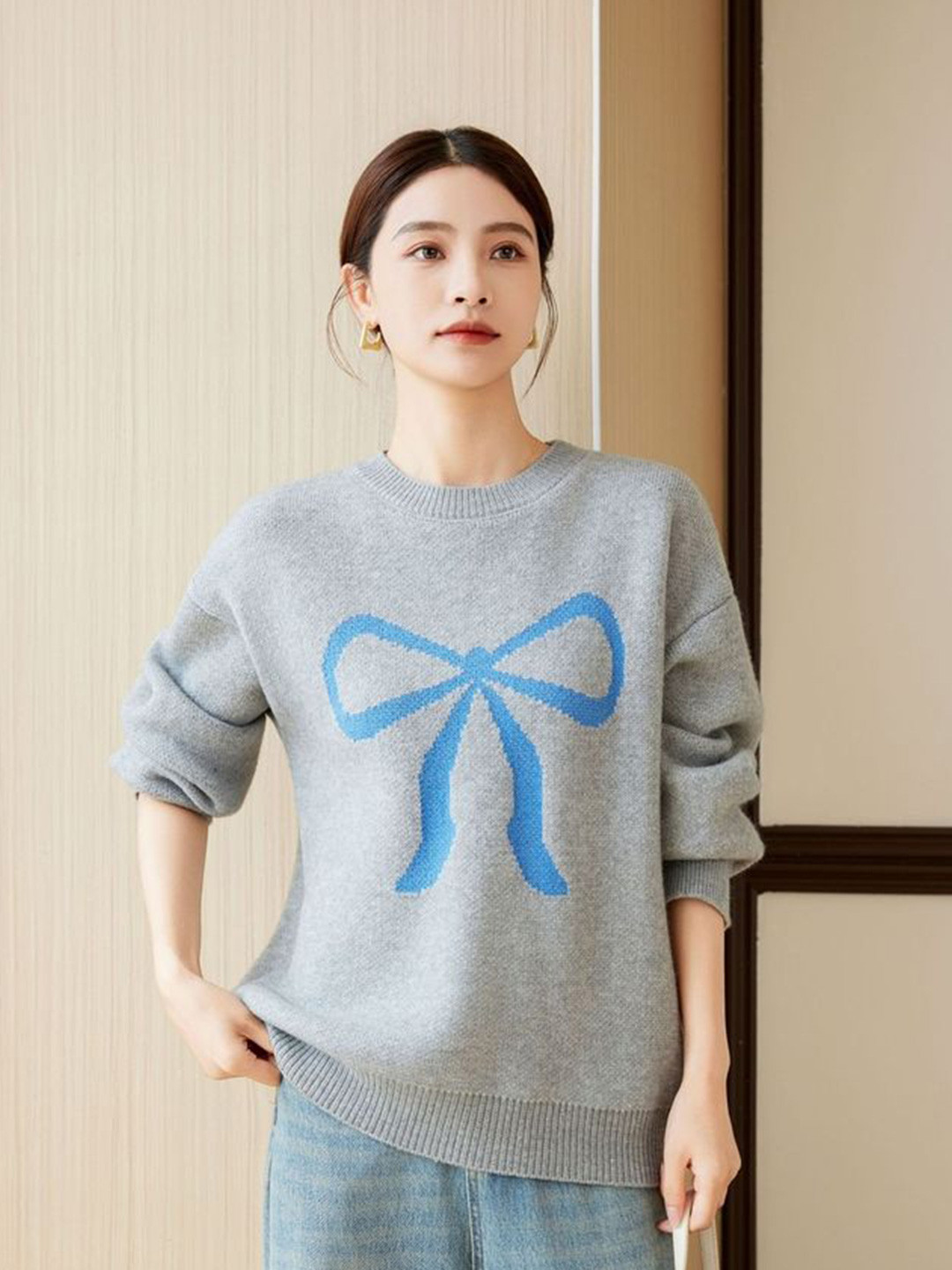 LULU & SKY Women Bow Printed Round Neck Pullover Sweaters