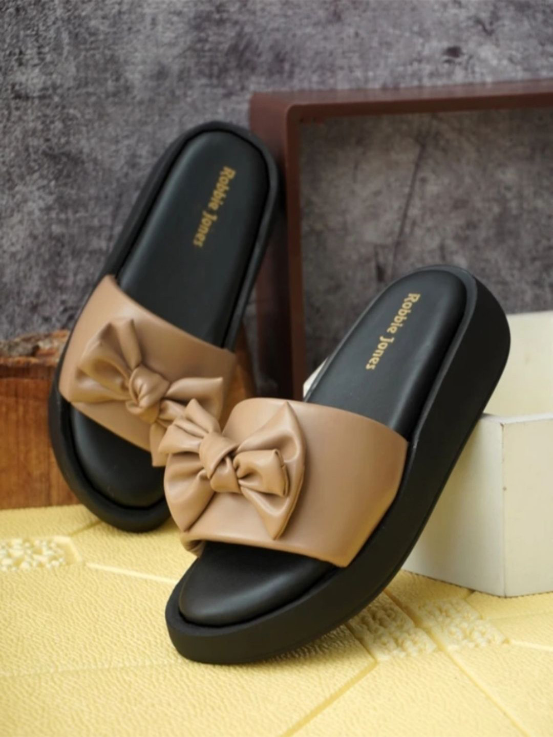 LABBIN Women Rubber Bow Sliders