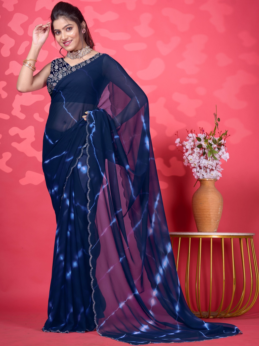 A.V.M. SILK MILLS Women Tie and Dye Dyed Beads and Stones Maheshwari Saree