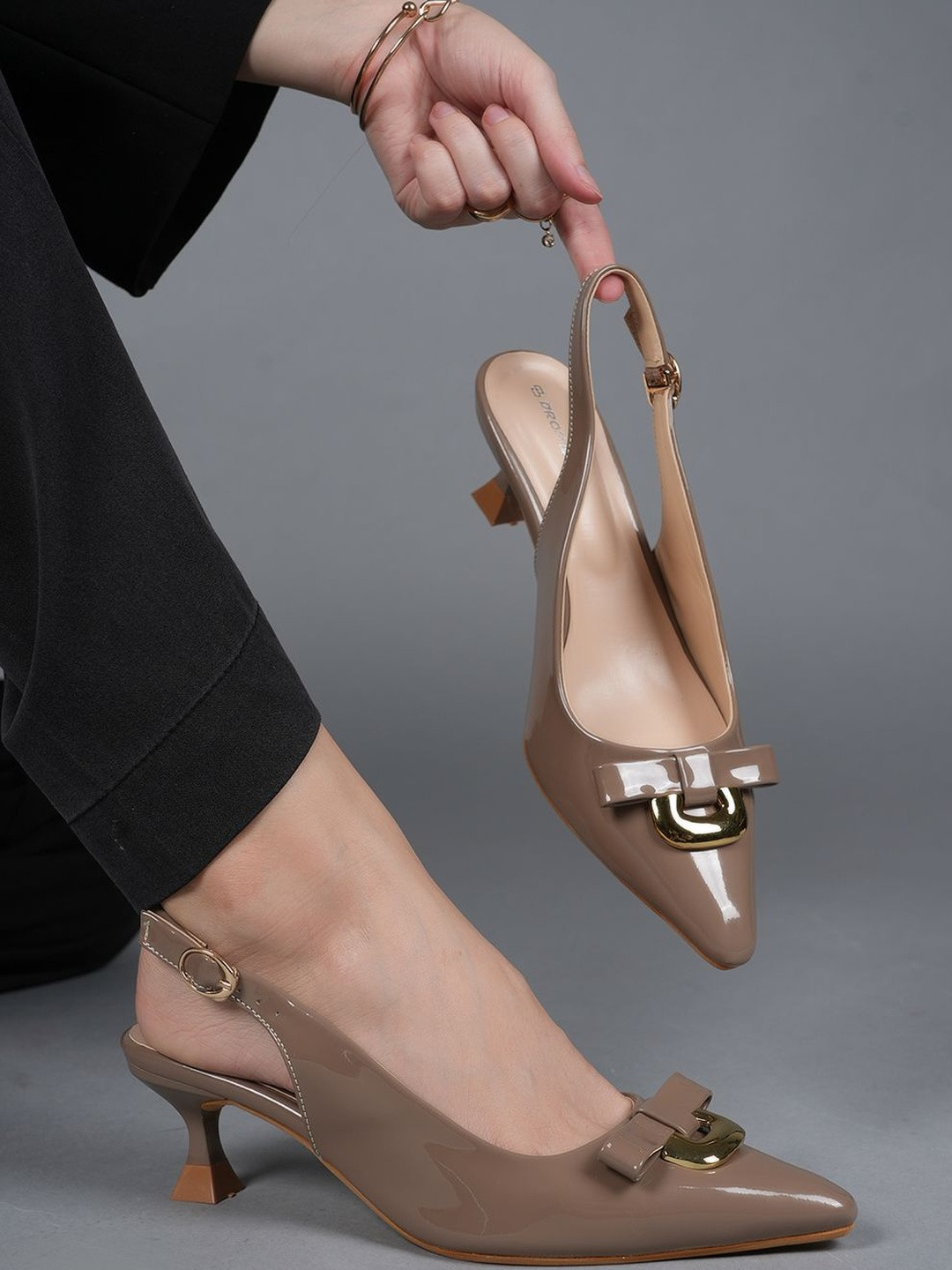 DROP BOLD Kitten Sandals with Buckles