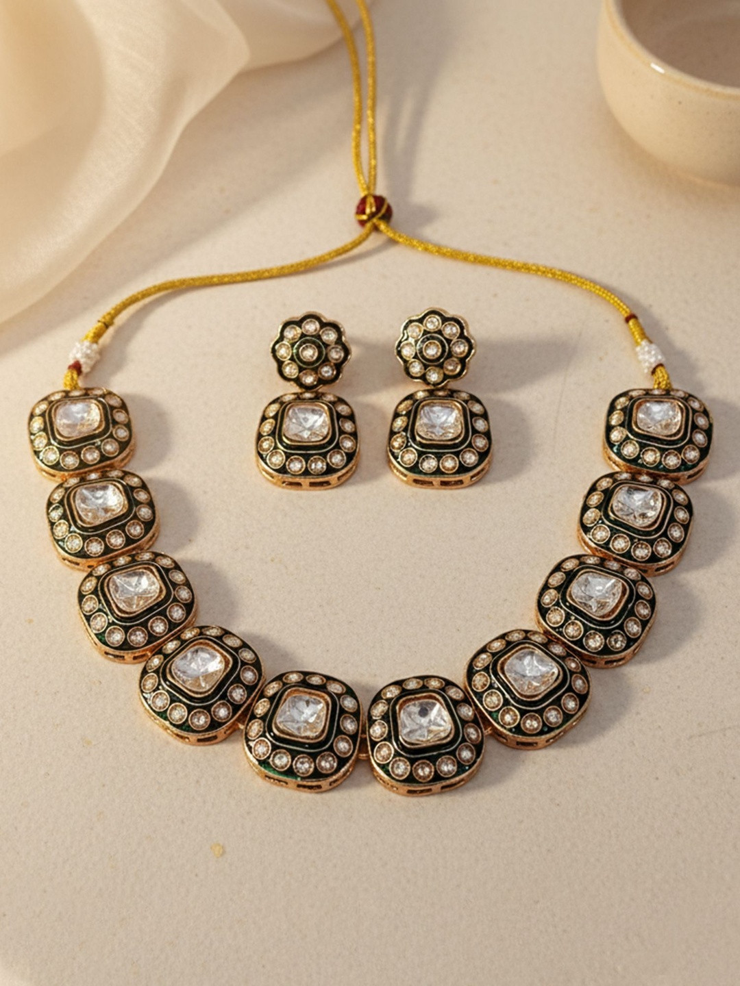 KARATCART Gold-Plated Meena Square Kundan Stone Studded Jewellery Set