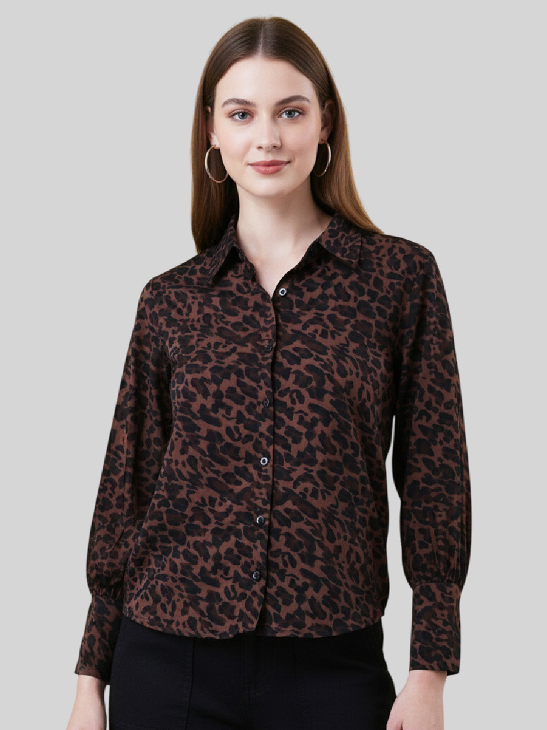 ANVI Be Yourself Women Comfort Fit Abstract Printed Spread Collar Casual Shirt